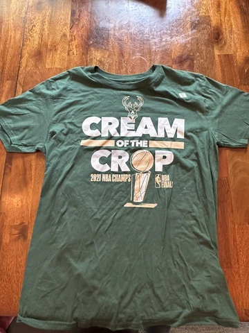 2021 NBA Finals Champions Milwaukee Bucks "CREAM OF THE CROP" T-Shirt MENS SZ S Cover
