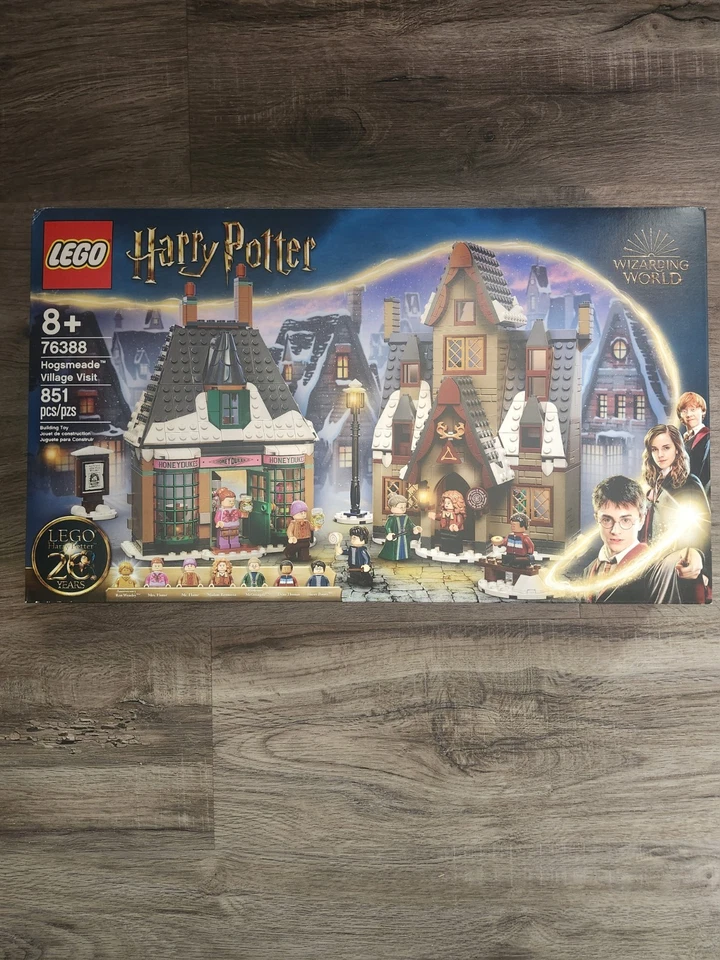 LEGO Harry Potter: Hogsmeade Village Visit (76388) - Image 1 of 1