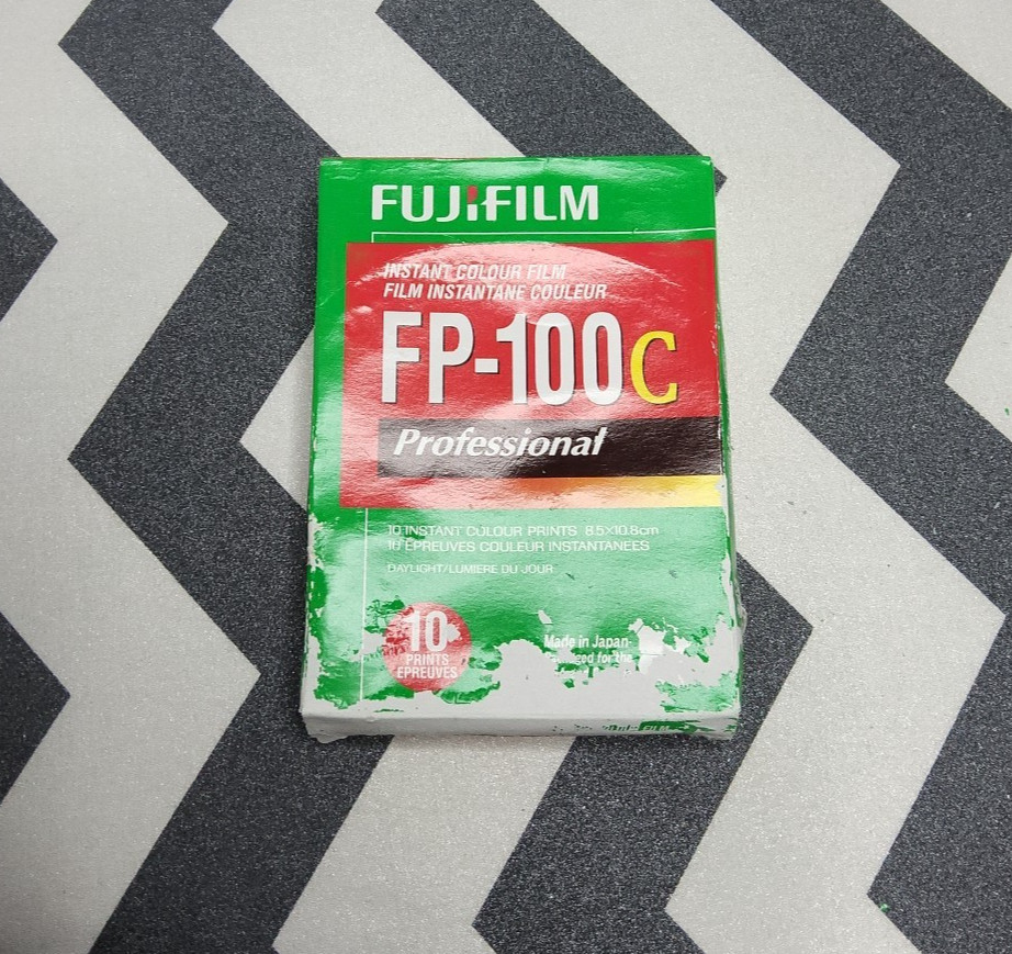 (未開封)FUJIFILM FP-100C (期限2018/11) 未開封)FUJIFILM FP-100C (期限2018/11) Fujifilm Instant Color