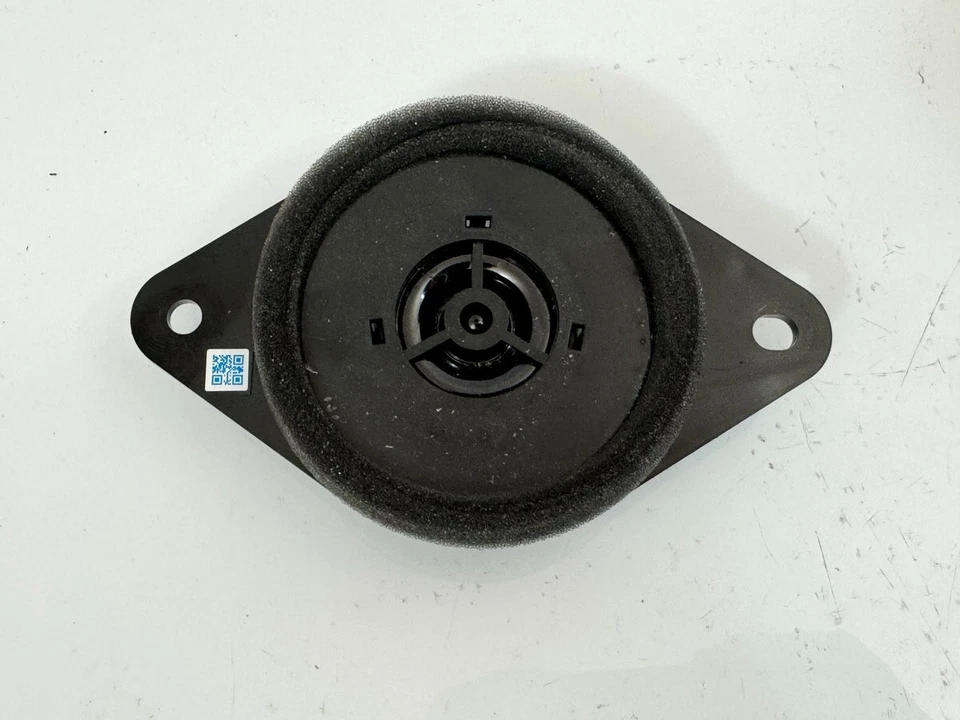 15-25 SUBARU OUTBACK FRENTE DIREITA RH PASSE PAINEL LATERAL PAINEL ALTO-FALANTE DE ÁUDIO FABRICANTE DE EQUIPAMENTO ORIGINAL - Imagem 1 de 3