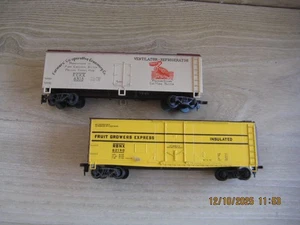 LIFELIKE Model Railways   2   BOGIE BOX WAGONS  TYCO style couplings lot 2 - Foto 1 di 2