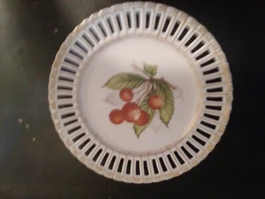 Ugacco China Plate With Cherries in great condition. - Bild 1 von 3