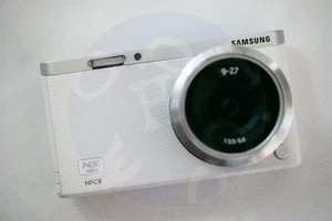 Samsung NX mini Camera w/ NX-M 9-27mm F3.5-5.6 ED OIS Lens - Picture 1 of 16