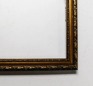 2C Vintage Gold Antiqued Composite Ornate Leafy Picture Frame Holds 8 x 10 - Picture 1 of 6