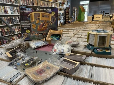 Juego Playmates Star Trek The Next Generation Bridge más teletransportador con 2 figuras Foto 1 de 4