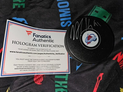 NHL Hockey Nazem Kadri Firmado Colorado Avalanche Puck Fanáticos Certificado de Autenticidad Foto 1 de 2