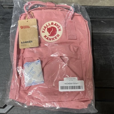 Mini zaino rosa Fjallraven Kanken per lavoro e viaggio - Immagine 1 di 2