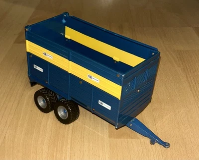 Britains Kane Classic Silage Trailer 1:32 Scale - Image 1 of 4
