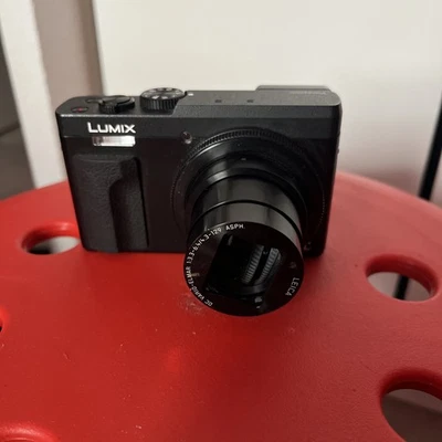 APPAREIL PHOTO NUMÉRIQUE PANASONIC LUMIX DC-TZ90 HS POUR PIÈCES OU À RÉPARER  - Photo 1/4