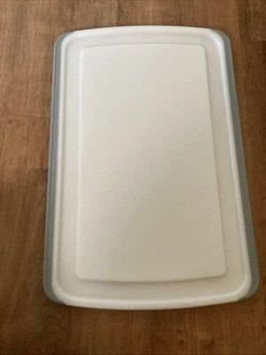 Pampered Chef 1023 Large Cutting Board 18" x 12" Dishwasher-Safe Nonslip Edges - Image 1 of 4