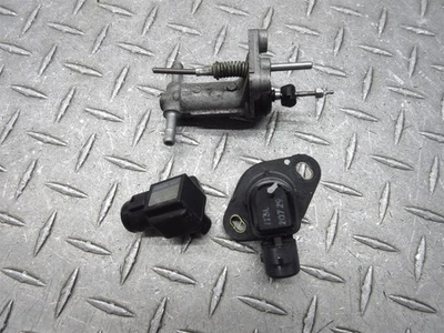 2003 02-09 Honda VFR800 Interceptor TPS Throttle Sensor Idle Air MAP Control Lot - Image 1 of 4
