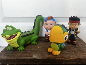 Disney Jake & The NeverLand Pirates Bath/Pool toys, Set of 4 - Picture 1 of 5