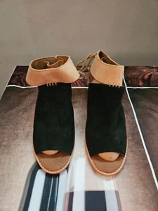 TOMS Seville Sandals leather Black and Tan Size W 9 - Picture 1 of 7