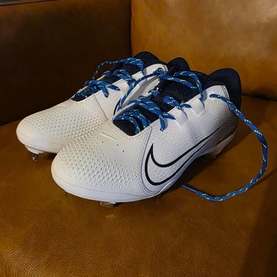 Botines de softbol Nike W Hyperdiamond 4 PRO blanco y azul marino Foto 1 de 4