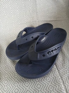 Chanclas Crocs clásicas unisex Baya azul marino para mujer 11 para hombre 9 gran forma - Imagen 1 de 9