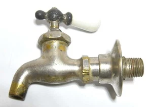 RUBINETTO ACQUA FREDDA INDUSTRIALE VINTAGE NICKLE OVER OTTONE FISSAGGIO BASE RUBINETTO - Foto 1 di 8