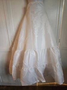 Under Cover - Cream/off white Wedding Bridal Slip w/ Tulle Underneath - Picture 1 of 8