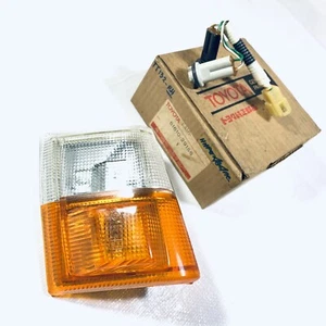 Genuine Lamp Assy Parking & Clearance RH TOYOTA CORONA RT132 TT132 NOS JAPAN - Picture 1 of 10