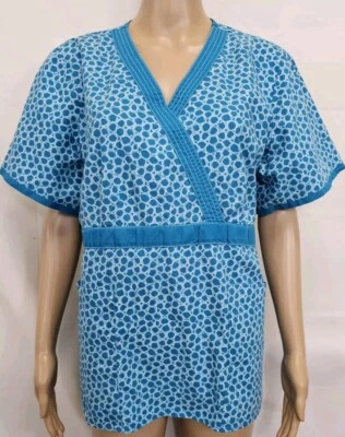 PEACHES Women Medical Scrub Top Size XL Blue Geo Print  Cotton 100% - Image 1 of 4