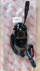 DEVIOLUCI INTERRUTTORE TERGI TOYOTA LAND CRUISER 843106A100 84310-6A100 - Foto 1 di 4
