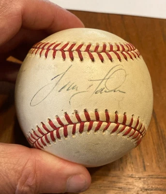 Bola de beisebol assinada por Tom Gordon ("Flash Gordon') - Imagem 1 de 4