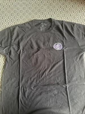 Camiseta Captain Fin Co. Negra con Gráfico de Ancla Talla Grande Foto 1 de 2