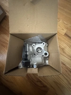 Válvula EGR motor Mercedes Sprinter o Freightliner Sprinter 2500 2.1 EGR48380 Foto 1 de 4