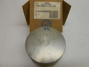  NEW 0433055 Johnson Evinrude Piston  Assembly .030  Port OEM 433055 TOP A-2 - Picture 1 of 2