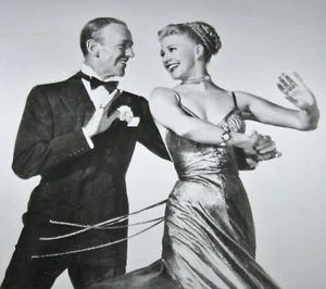 Foto clásica de Fred Astaire Ginger Rogers estrellas de cine de Hollywood actores bailarines - Imagen 1 de 7