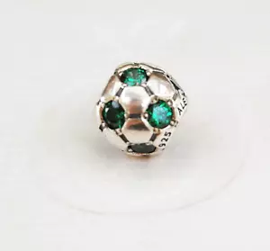 Genuine Pandora Green Soccer Ball Charm 790444CZN - retired - Foto 1 di 1
