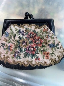 Petit porte monnaie vintage aspect tapisserie noir à fleurs fermeture à baisers - Photo 1/17