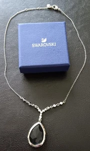 Swarovski Teardop pendant necklace with original box, like new - Picture 1 of 7