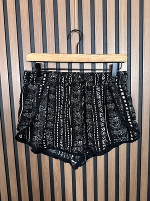 Ecote Shorts Medium Womens Black White Geometric Yarn Hem Aztec Boho - Image 1 of 4