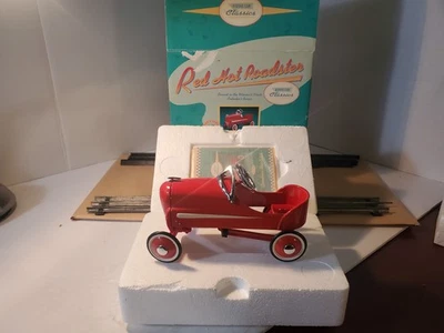 Hallmark Kiddie Car Classics 1940 Gendron Red Hot Roadster Die-Cast 6 polegadas novo na caixa - Imagem 1 de 4