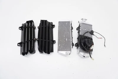 Ventilador de persianas laterales izquierdo derecho radiadores de gran tamaño Husqvarna FC250 2024 Powerparts Foto 1 de 4