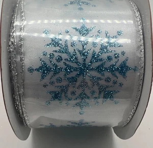 Hobby Lobby Weihnachtsband weiß aquamarin Glitzer Schneeflocke verdrahtete Kanten 2,5 x 30 F - Bild 1 von 5