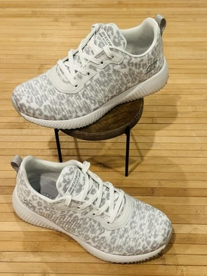 Zapatillas informales Skechers Bobs Sport Squad 2 Mighty Cat 117029 para mujer 7 usadas en excelente estado Foto 1 de 4