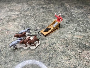 Vtg Timpo Toys Eskimo Husky Sled Hunters From The Frozen North 1970s - Picture 1 of 7