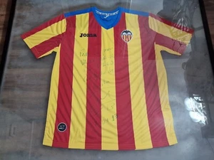 T-shirt Valencia C.F. signed by Vicente Guaita - Picture 1 of 10