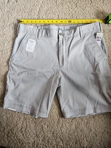 New men's Izod Saltwater stretch shorts Light Gray Sz 38 inseam 9.5" - Picture 1 of 2