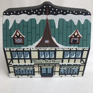 Cat’s Meow Village North Pole Christmas Danay's Doll House Shop #NP9 - Picture 1 of 7