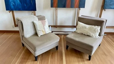 Par de sillas modernas de club/acento tapizadas de felpa sin brazos - terciopelo topo Foto 1 de 4