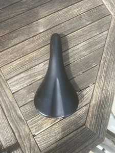 MTB Saddle - Picture 1 of 2