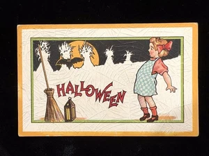 Gebrauchte geprägte Halloween Postkarte Mädchen von Fledermaus erschrocken - Bild 1 von 2