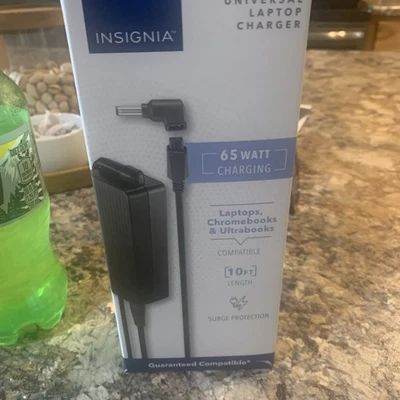 Cargador Universal para Portátil Insignia 65W Foto 1 de 4