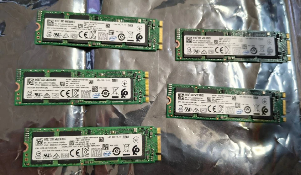 5x Intel SSD 545s 256 GB M.2 2280 SATA-III 6Gb/s SSDSCKKW256G8 SSM Konvolut - Bild 1 von 1