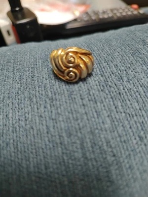 10kt Gold Dome Ring - Image 1 of 3