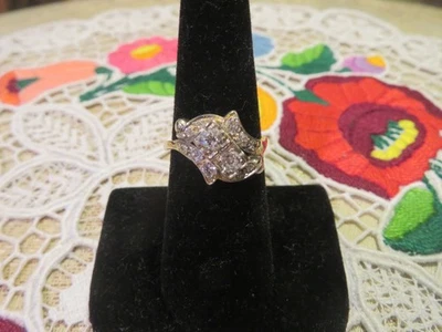 Anillo oro 14k y diamantes talla 7 1/4 3,5gr Foto 1 de 4