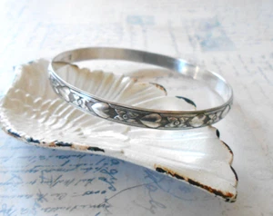 Vintage Sterling Danecraft Hearts & Flowers Bangle Bracelet 58BC - Picture 1 of 11