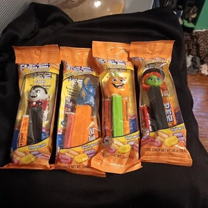 Lotto 4 DISPENSER PEZ HALLOWEEN TUTTI nuovi in bustina - Foto 1 di 5